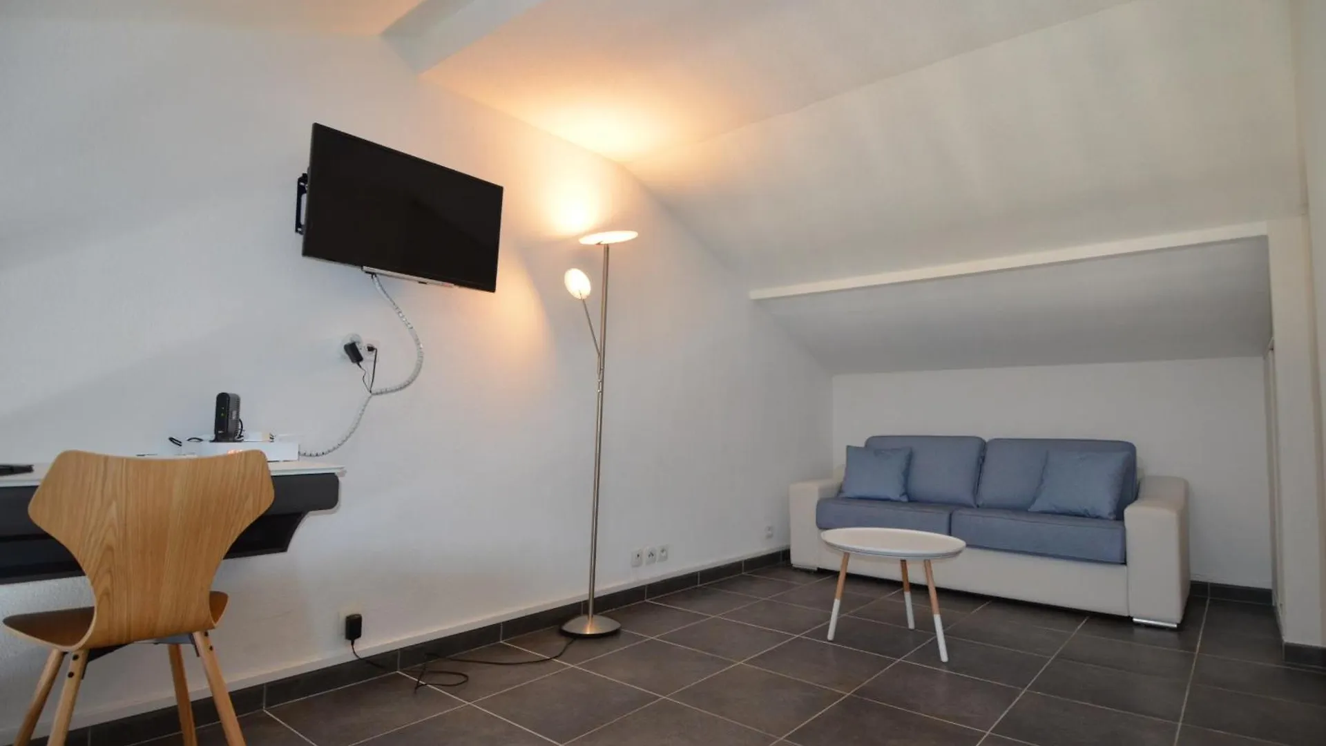 Tobias - Appartement Duplex 4 Personnes Quartier Riquier Nice 0*,  France